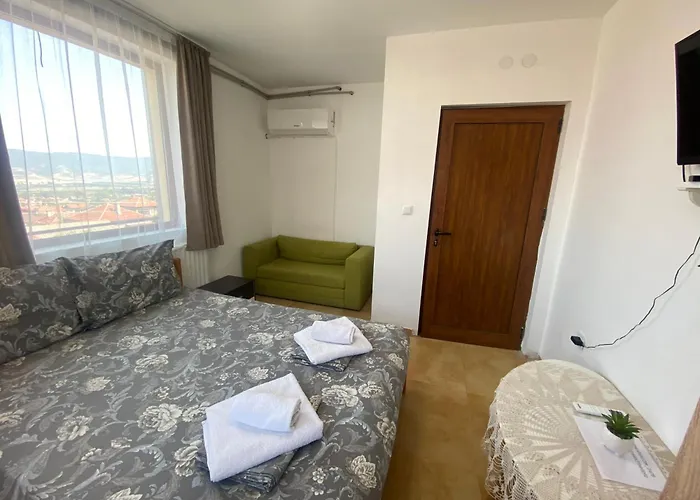 Къща за гости анелия 3*