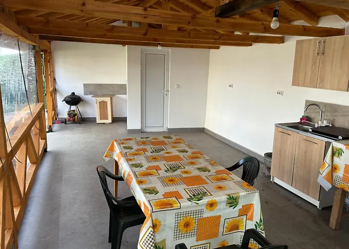 Къща за гости анелия 3*